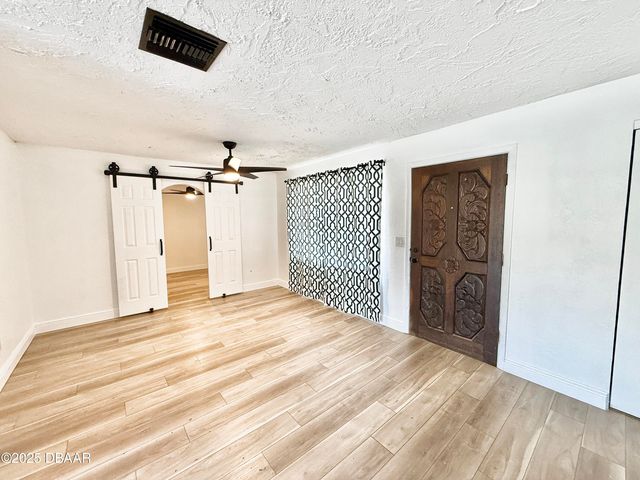 929 Derbyshire Road, Daytona Beach, FL 32117