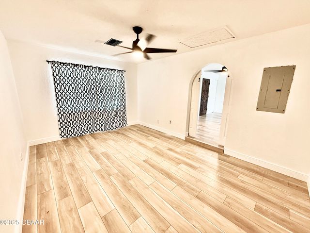 929 Derbyshire Road, Daytona Beach, FL 32117