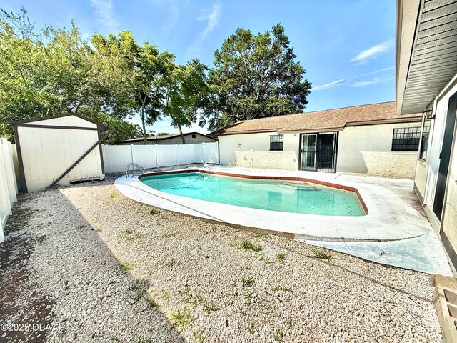 929 Derbyshire Road, Daytona Beach, FL 32117