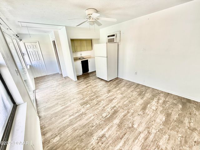 929 Derbyshire Road, Daytona Beach, FL 32117