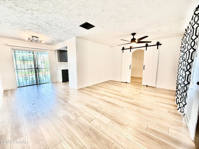 929 Derbyshire Road, Daytona Beach, FL 32117