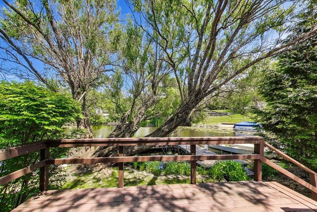 212 Island Drive, Island Lake, IL 60042