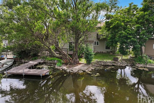 212 Island Drive, Island Lake, IL 60042