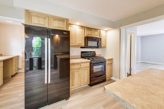 212 Island Drive, Island Lake, IL 60042