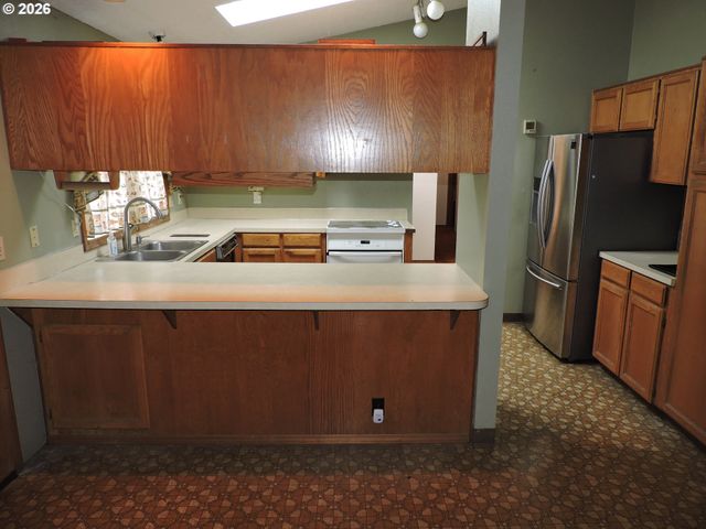 9780 Sw RODEO Pl, Beaverton, OR 97008