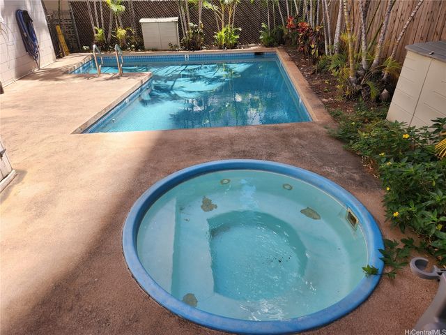 1863 Kaioo Drive 302, Honolulu, HI 96815