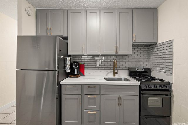 1863 Kaioo Drive 302, Honolulu, HI 96815