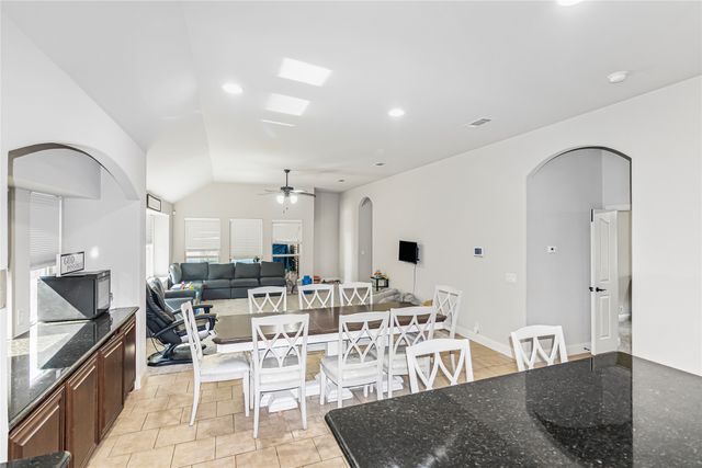 803 Lakeview Drive, Alvarado, TX 76009