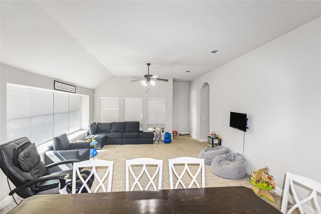 803 Lakeview Drive, Alvarado, TX 76009