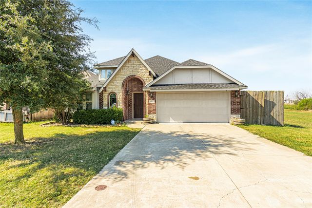 803 Lakeview Drive, Alvarado, TX 76009