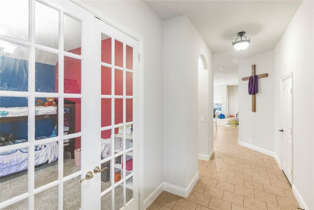 803 Lakeview Drive, Alvarado, TX 76009