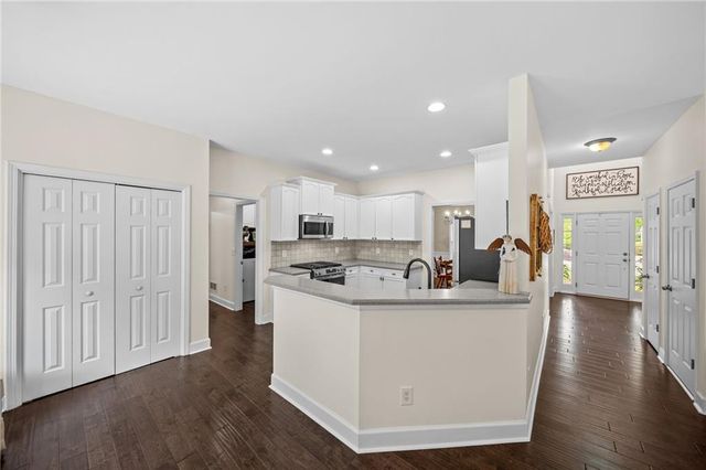 9310 Old Preserve Trail, Ball Ground, GA 30107