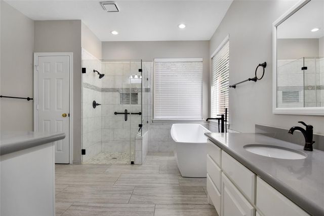 152 W Amberglow Circle, The Woodlands, TX 77381