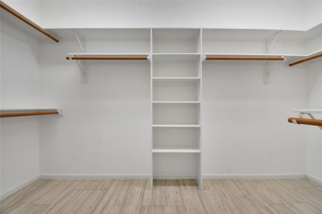 152 W Amberglow Circle, The Woodlands, TX 77381