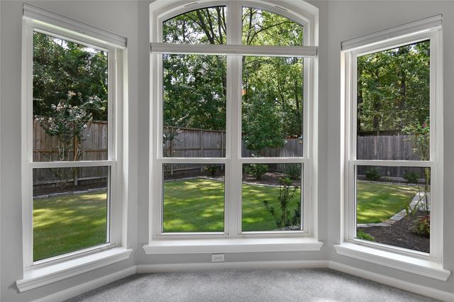 152 W Amberglow Circle, The Woodlands, TX 77381