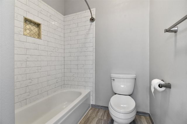 152 W Amberglow Circle, The Woodlands, TX 77381