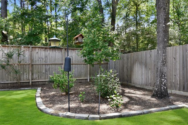 152 W Amberglow Circle, The Woodlands, TX 77381