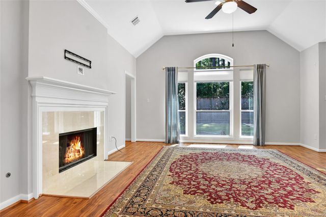 152 W Amberglow Circle, The Woodlands, TX 77381