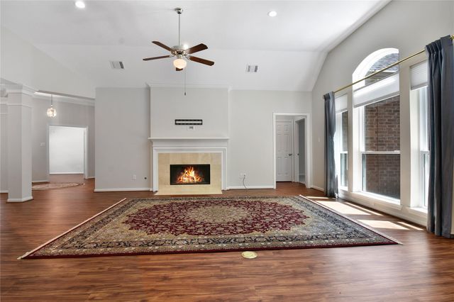 152 W Amberglow Circle, The Woodlands, TX 77381