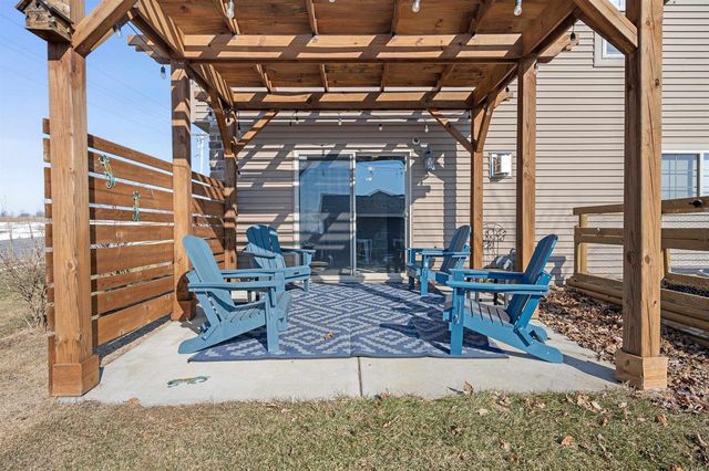 901 Blue Mounds Street, Mount Horeb, WI 53572