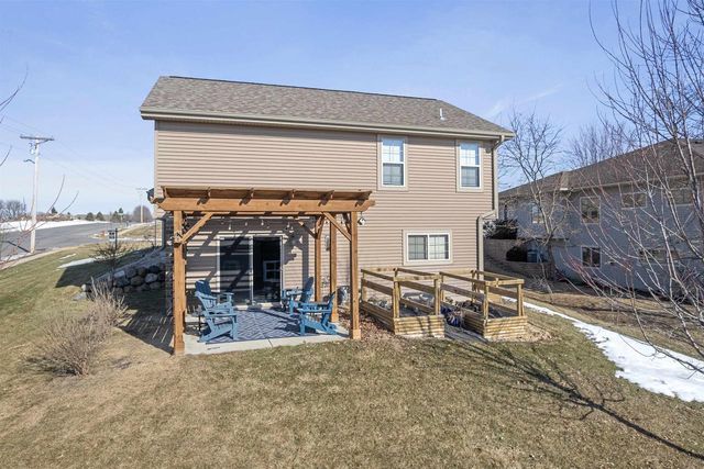 901 Blue Mounds Street, Mount Horeb, WI 53572