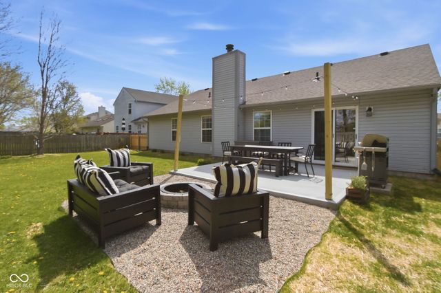 514 E Pine Ridge Drive, Westfield, IN 46074