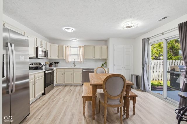 514 E Pine Ridge Drive, Westfield, IN 46074