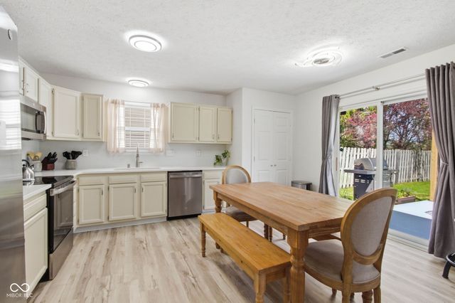 514 E Pine Ridge Drive, Westfield, IN 46074