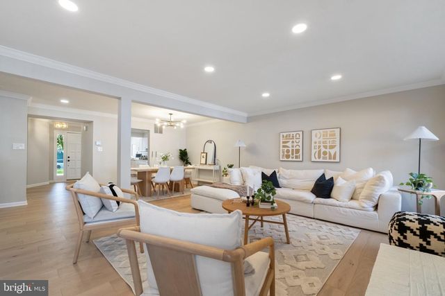 12 RIVER OAKS CIR, Baltimore, MD 21208