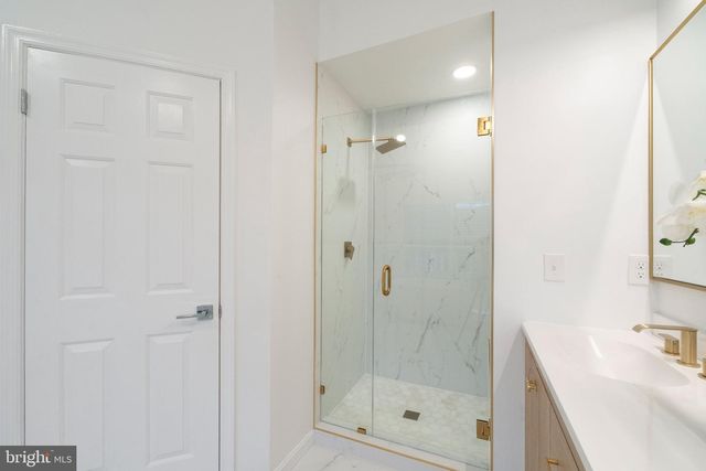 12 RIVER OAKS CIR, Baltimore, MD 21208