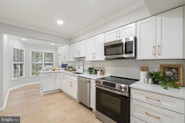 12 RIVER OAKS CIR, Baltimore, MD 21208