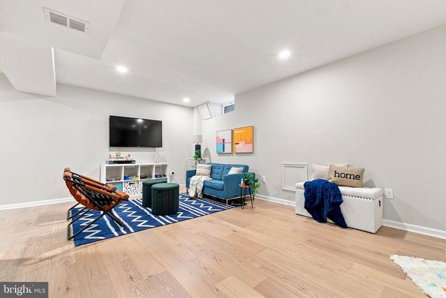 12 RIVER OAKS CIR, Baltimore, MD 21208