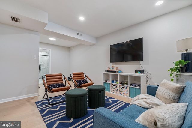 12 RIVER OAKS CIR, Baltimore, MD 21208