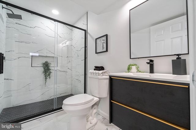 12 RIVER OAKS CIR, Baltimore, MD 21208