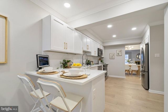 12 RIVER OAKS CIR, Baltimore, MD 21208