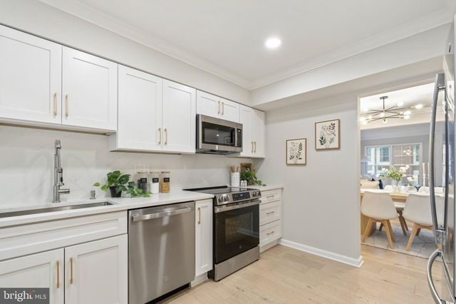 12 RIVER OAKS CIR, Baltimore, MD 21208