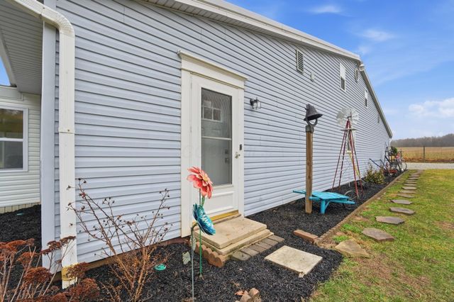 2270 Ginder Road NW, Lancaster, OH 43130