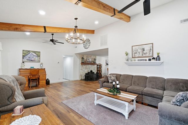 2270 Ginder Road NW, Lancaster, OH 43130