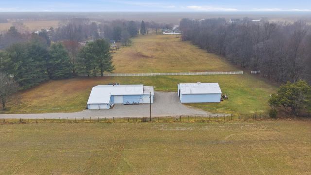2270 Ginder Road NW, Lancaster, OH 43130