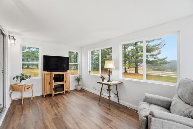 2270 Ginder Road NW, Lancaster, OH 43130