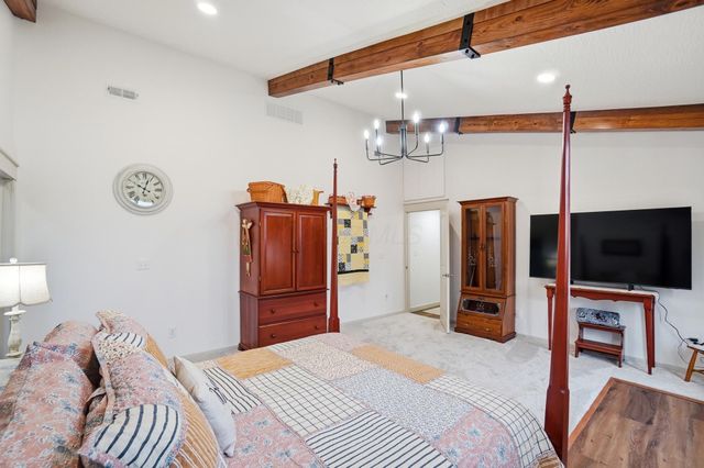 2270 Ginder Road NW, Lancaster, OH 43130