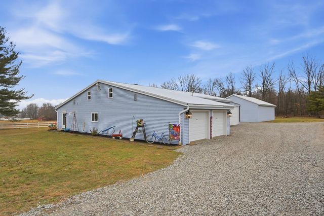 2270 Ginder Road NW, Lancaster, OH 43130