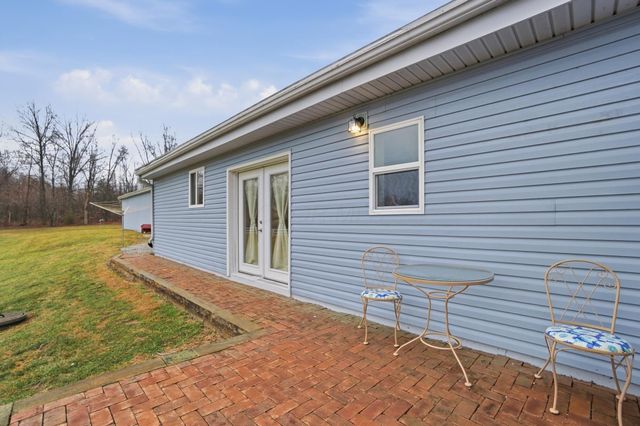 2270 Ginder Road NW, Lancaster, OH 43130