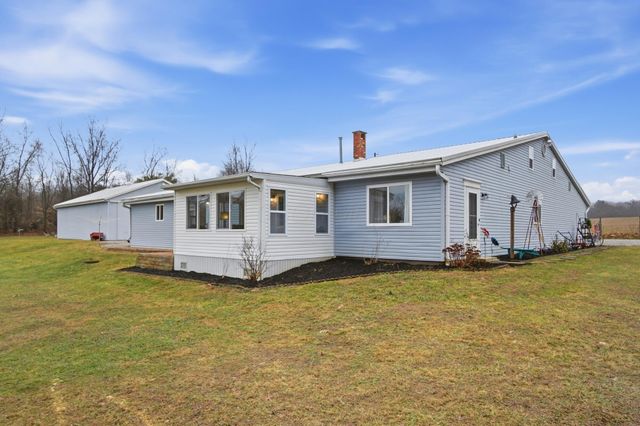 2270 Ginder Road NW, Lancaster, OH 43130