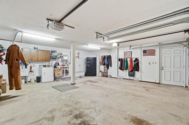 2270 Ginder Road NW, Lancaster, OH 43130