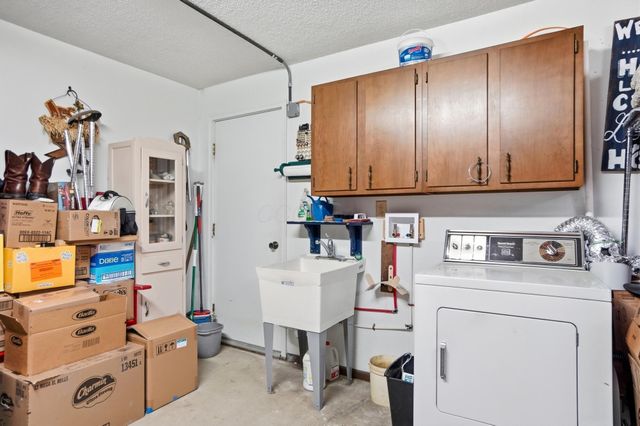 2270 Ginder Road NW, Lancaster, OH 43130