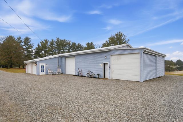 2270 Ginder Road NW, Lancaster, OH 43130