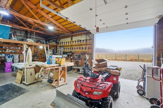 2270 Ginder Road NW, Lancaster, OH 43130