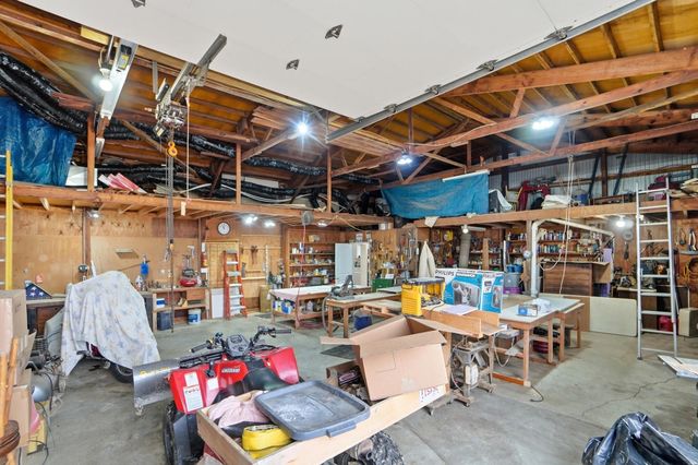 2270 Ginder Road NW, Lancaster, OH 43130