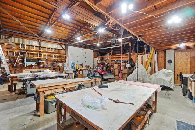 2270 Ginder Road NW, Lancaster, OH 43130